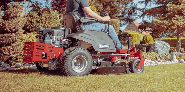 How to Pick Up Leaves With a Lawn Mower