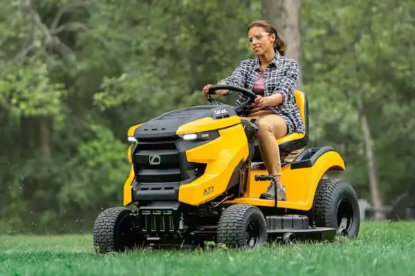 Riding Mower vs Lawn Tractor