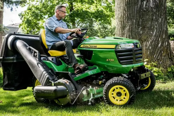 Riding Mower vs Lawn Tractor